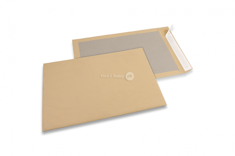 Buste con retro in cartone - 320 x 420 mm, parte anteriore kraft marrone da 120 grammi, parte posteriore duplex grigio da 450 grammi, lembo autoadesivo